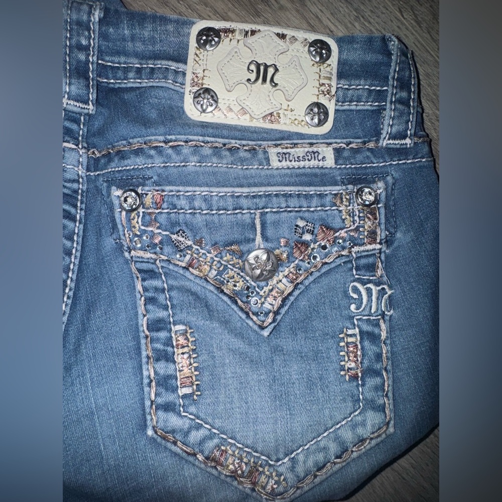 Miss Me Signature Skinny rhinestone embellishments denim low waist jeans 26